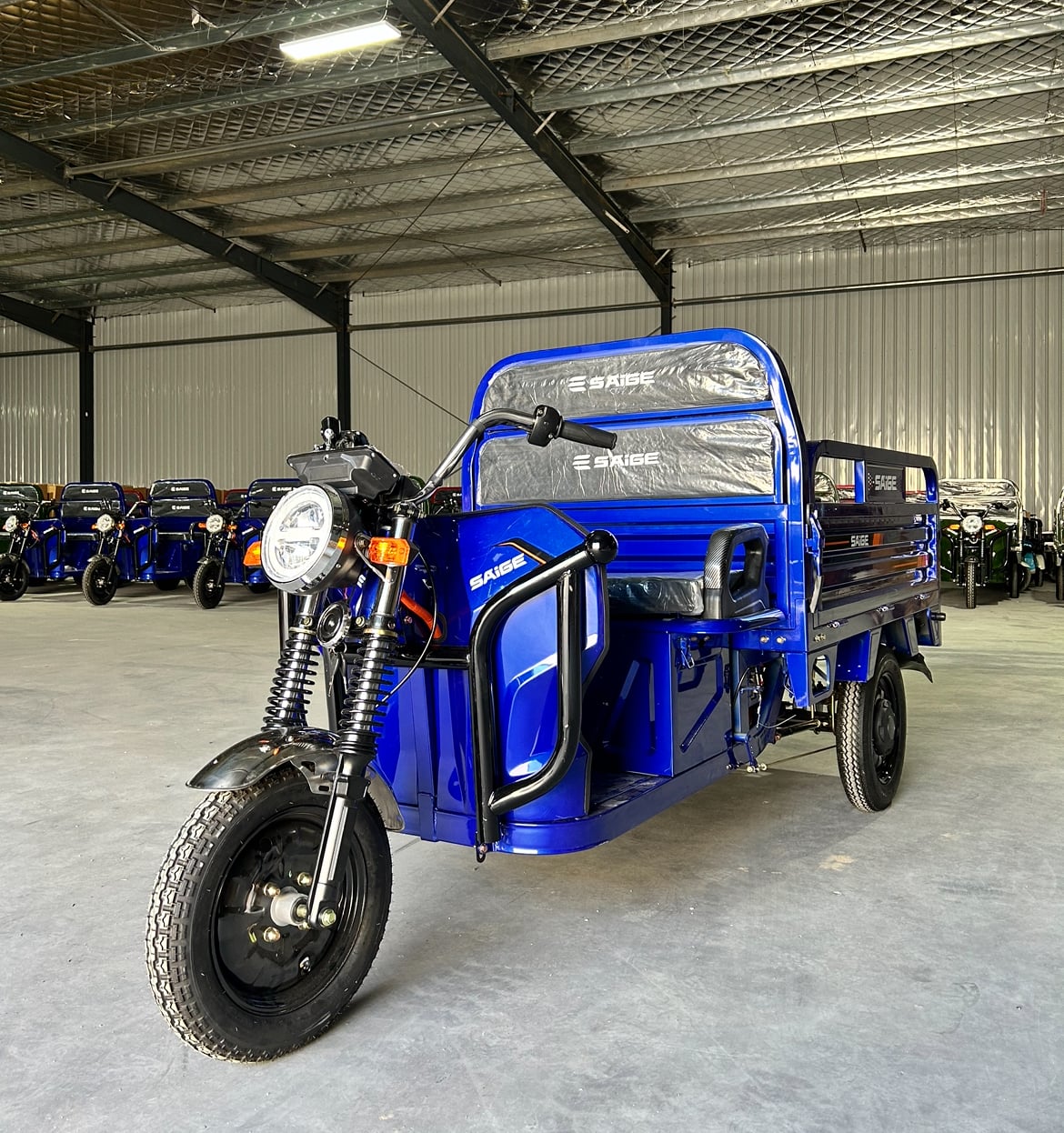 Tricicleta electrica cu remorca basculabila, fara permis, viteza maxima 25km/h, baterie 72V 45Ah, motor 2000W, Model XPB2000 fără permis